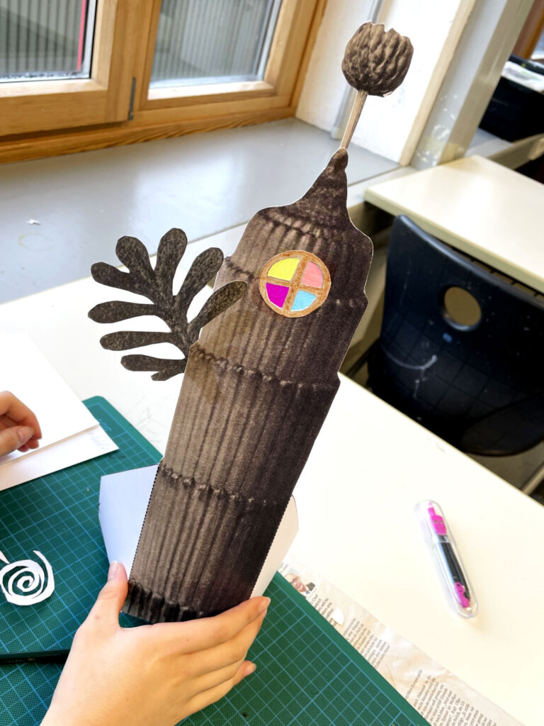 KUI - kunstunterricht-ideen.de - Botanische Fantasietürme - Collagen nach Karl Blossfeld_005 Botanische Fantasietürme nach Karl Blossfeldt - Variante zum Aufstellen