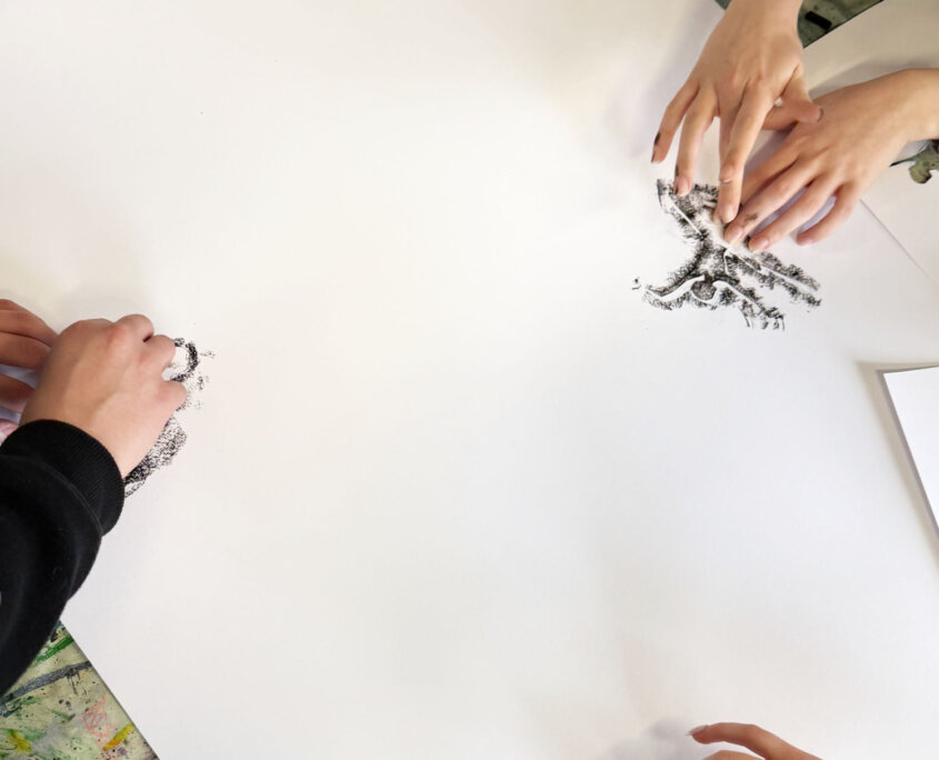 Gruppenarbeit - Künstlerisches Prozess im Kunstunterricht