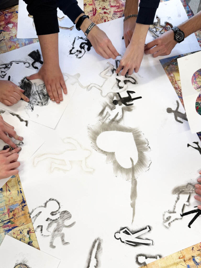 Gemeinschaftsarbeit im Kunstunterricht - Von der Höhlenmalerei zum Feed