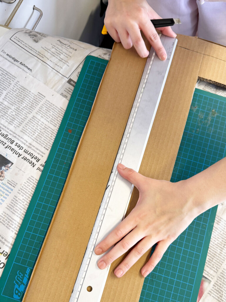 Smartphone-Rahmen wird zugeschnitten