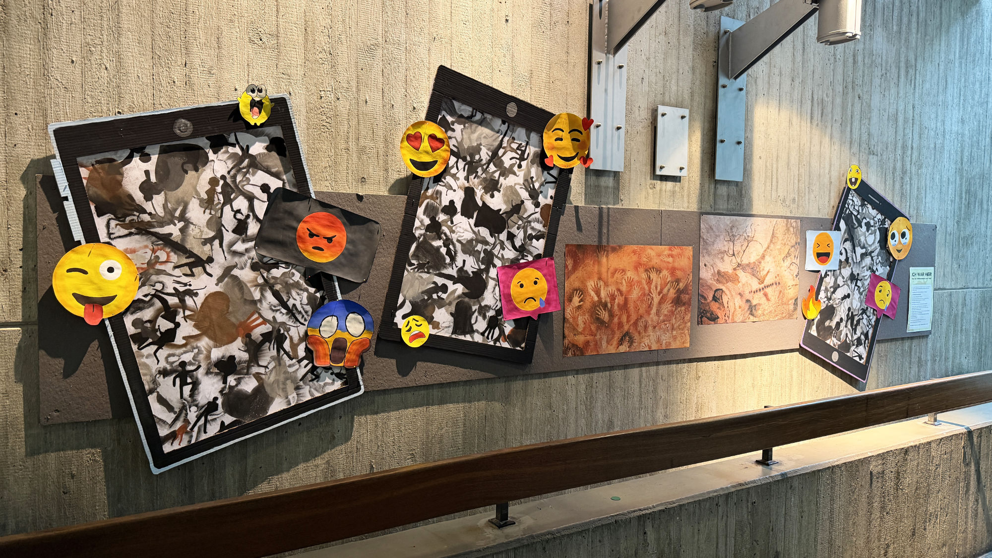 Präsentation der Schülerergebnisse aus dem Kunstunterricht - Höhlenmalereien ausgedruckt