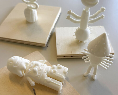 3D-Druck - Modelle im Kunstunterricht auf Sockel mit Nagel befestigen